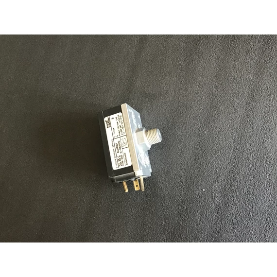 DG35C8D-5S Gáznyomáskapcsoló 1/4